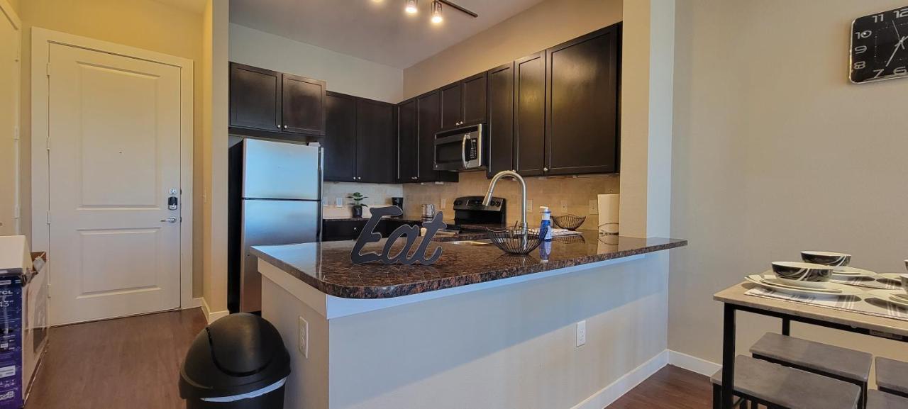 Luxury 1Br Condo Wbalcony - Galleriariver Oak Х'юстон Екстер'єр фото
