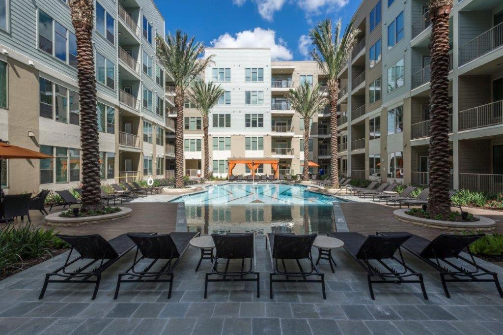 Luxury 1Br Condo Wbalcony - Galleriariver Oak Х'юстон Екстер'єр фото