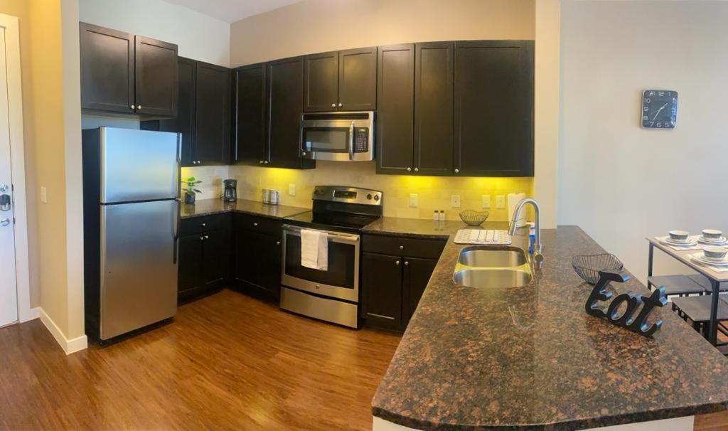 Luxury 1Br Condo Wbalcony - Galleriariver Oak Х'юстон Екстер'єр фото